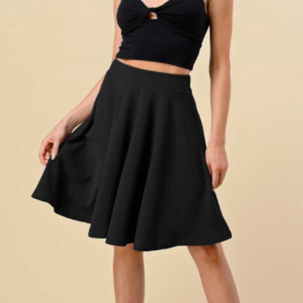 Claudia Richard Pull On Black A-Line Skirt Size Small NWT